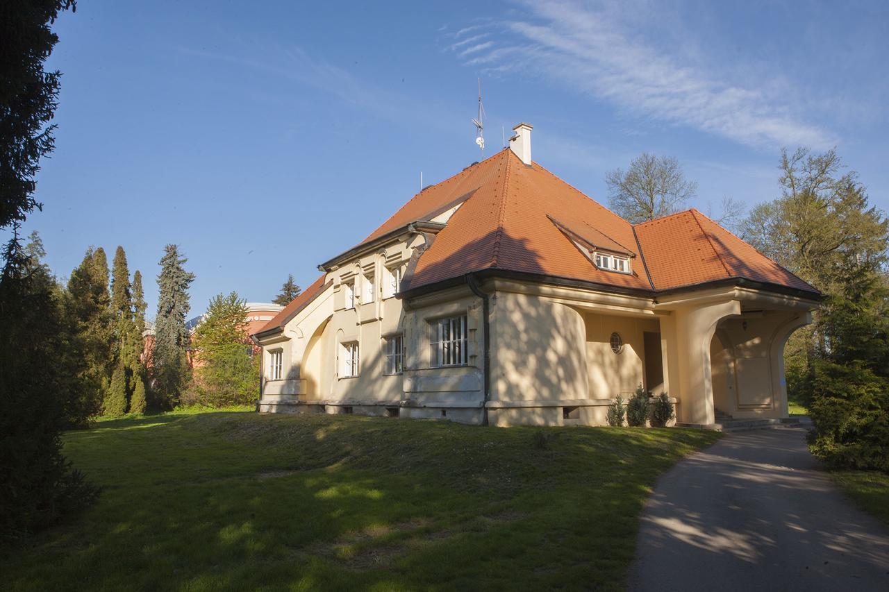 Vila Háj Usov Esterno foto